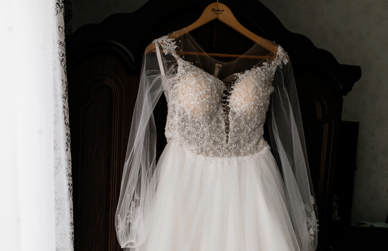 Cuidados Essenciais com Vestidos de Festa e Casamento